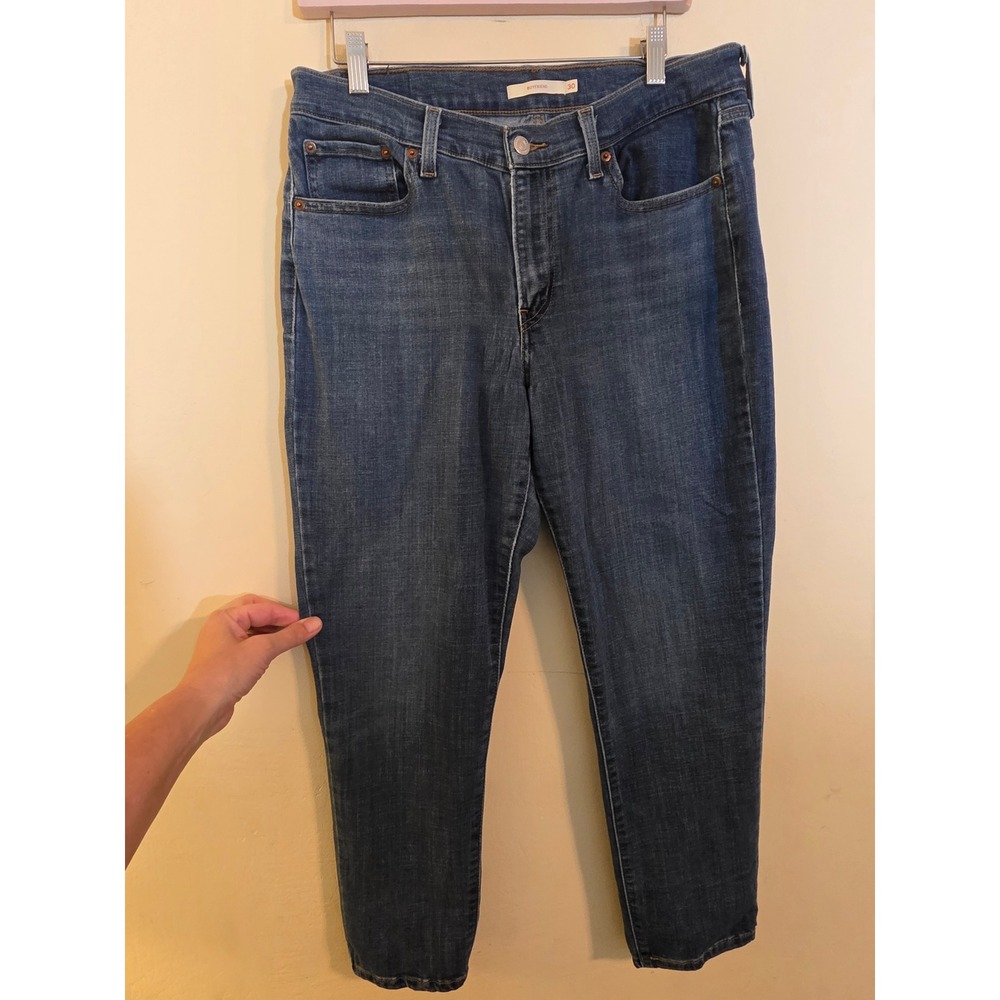 Levis Boyfriend Jeans Womens 30 Medium Wash Denim Mid Rise 19887-0125 W30 L27